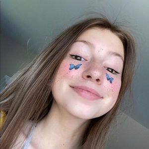 Meet your Posher, Makayla